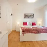 Freya - With Breathtaking Sea Views Hébergement de vacances *