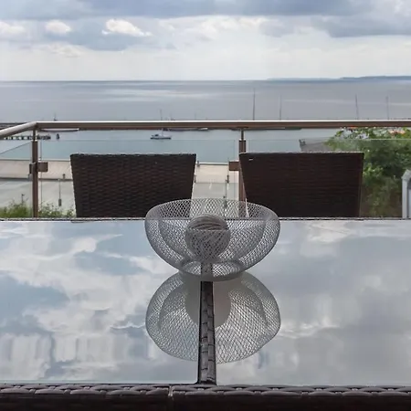 Freya - With Breathtaking Sea Views Holiday home *