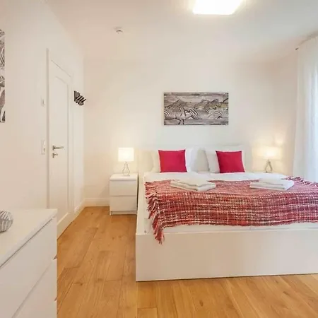 Freya - With Breathtaking Sea Views Ferienhaus *